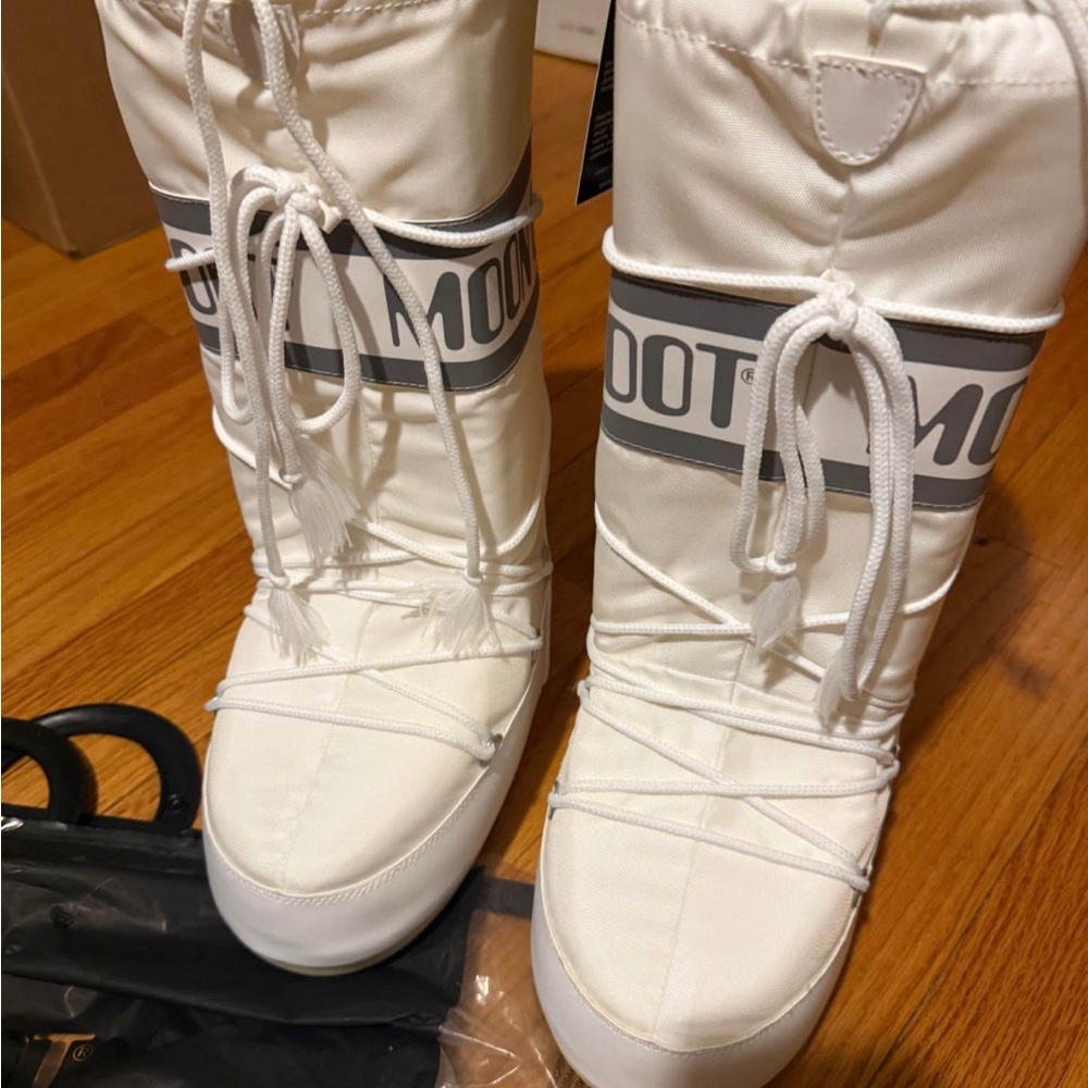 Moon Boot White Winter Boots